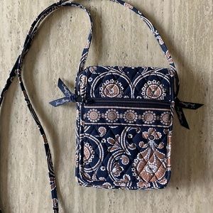 Vera Bradley crossover bag